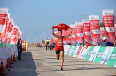 Nearly 2,000 runners compete in 61st Tien Phong Newspaper Marathon