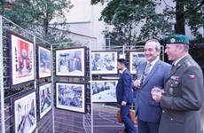 Photo exhibition spotlights Vietnam-Czech traditional relations 