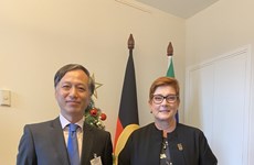 Australian foreign minister hopes for stronger ties with Vietnam