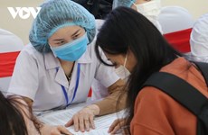 Around 200 people register for made-in-Vietnam COVID-19 vaccine trials 