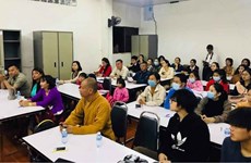 Free language classes offered to Vietnamese citizens in Laos
