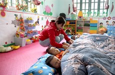 Lao Cai keeps students warm during cold winter