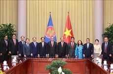 State President hosts ASEAN diplomats in Hanoi