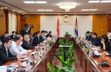 Vietnam, Cambodia lift trade ties