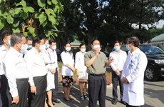 PM inspects COVID-19 prevention and control in Binh Duong  