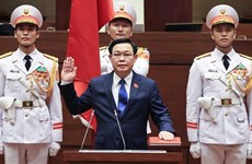 NA Chairman Vuong Dinh Hue takes oath