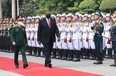 US Secretary of Defence pays official visit to Vietnam