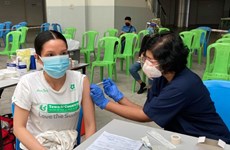 Embassy assists vaccination campaign for Vietnamese expats in Malaysia