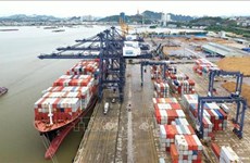 Ship of world’s largest container shipping company docks at Cai Lan port