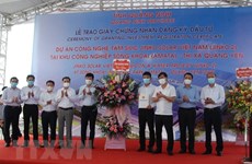 Quang Ninh grants investment registration certificate to silicon wafer project