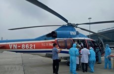 Emergency flight carries patient from Song Tu Tay island to mainland for timely treatment