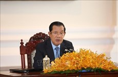Cambodian PM hopes for expanded trade ties with Vietnam