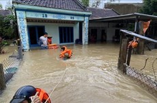 Emergency relief provided for flood-hit people in Binh Dinh, Phu Yen