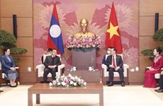 Lao top legislator wraps up official visit to Vietnam