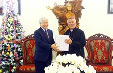 VFF leader congratulates Nghe An’s Vinh Diocese on Christmas