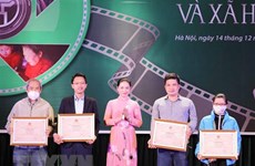 VNA’s journalists win prizes in photo contest on women 