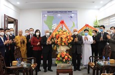 Front leader congratulates Bac Ninh Diocese on Christmas