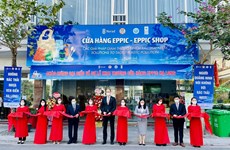 Ha Long-based shop displays innovative solutions for plastic pollution reduction
