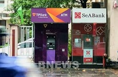 ATMs not busy, banking apps congested as Tet nears