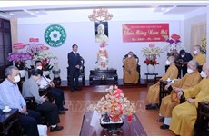 Government official extends Tet greetings to religious facilities in HCM City