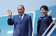 President Nguyen Xuan Phuc leaves Hanoi for State visit to Singapore