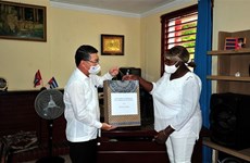 Gifts presented to Vietnamese-named Cuban schools