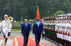 Vietnamese, Sierra Leonean Presidents discuss ways to boost cooperative ties 