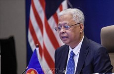 Malaysian PM begins official visit to Vietnam