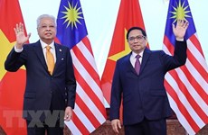 Malaysian PM concludes official visit to Vietnam