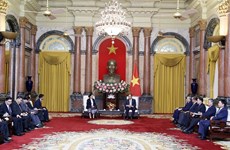 President hosts Lao People’s Supreme Court leader