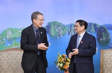 PM welcomes Intel’s investment expansion in Vietnam