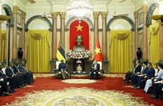 President hosts Mozambican Assembly President in Hanoi
