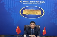 Vietnam, China hold talks on bilateral cooperation