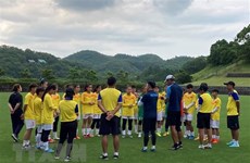 Women’s U18 football team of Vietnam train in Japan