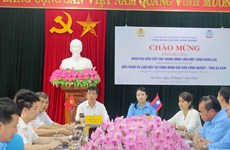 Lao trade union delegation visits Ha Nam province