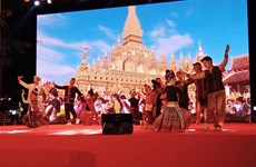 Laos National Art Troupe performs in Quang Nam