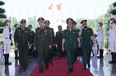 Cambodian military delegation visits Vietnam 