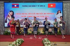 Nearly 460,000 people test knowledge on Vietnam-Laos relations through online quiz  
