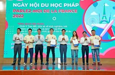 Vietnamese students abroad return in droves to start career