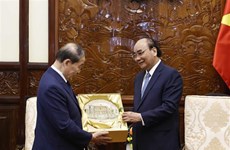 President Phuc hosts former president of RoK-Vietnam Friendship Association