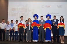 US presents 10 more liquid oxygen systems to Vietnam’s hospitals