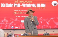 Film director Tran Van Thuy wins Grand Prize of Bui Xuan Phai Awards