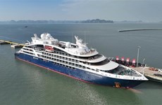 Quang Ninh province welcomes first cruise ship this year