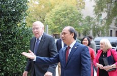 Senator pledges more contributions to Vietnam-US relations