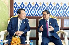 PM Chinh meets RoK President in Phnom Penh