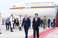 German Chancellor begins official visit to Vietnam
