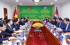 Top Vietnamese, Cambodian legislators hold talks