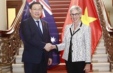 NA Chairman hopes for increased cooperation between Victoria with Vietnamese localities