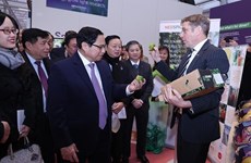  Prime Minister visits Netherlands’ agriculture innovation hub 