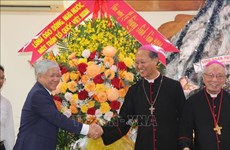 Front leader congratulates Xuan Loc Diocese on Christmas